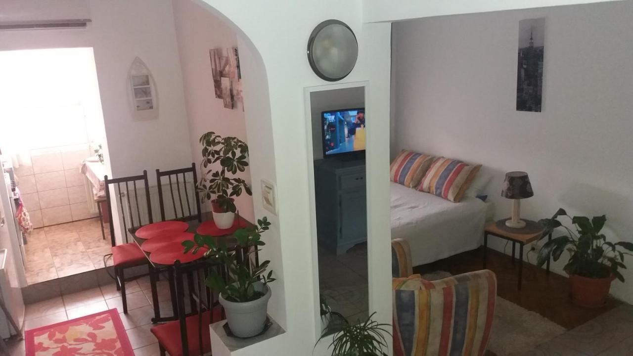 Jorali Apartment Орадеа Екстериор снимка